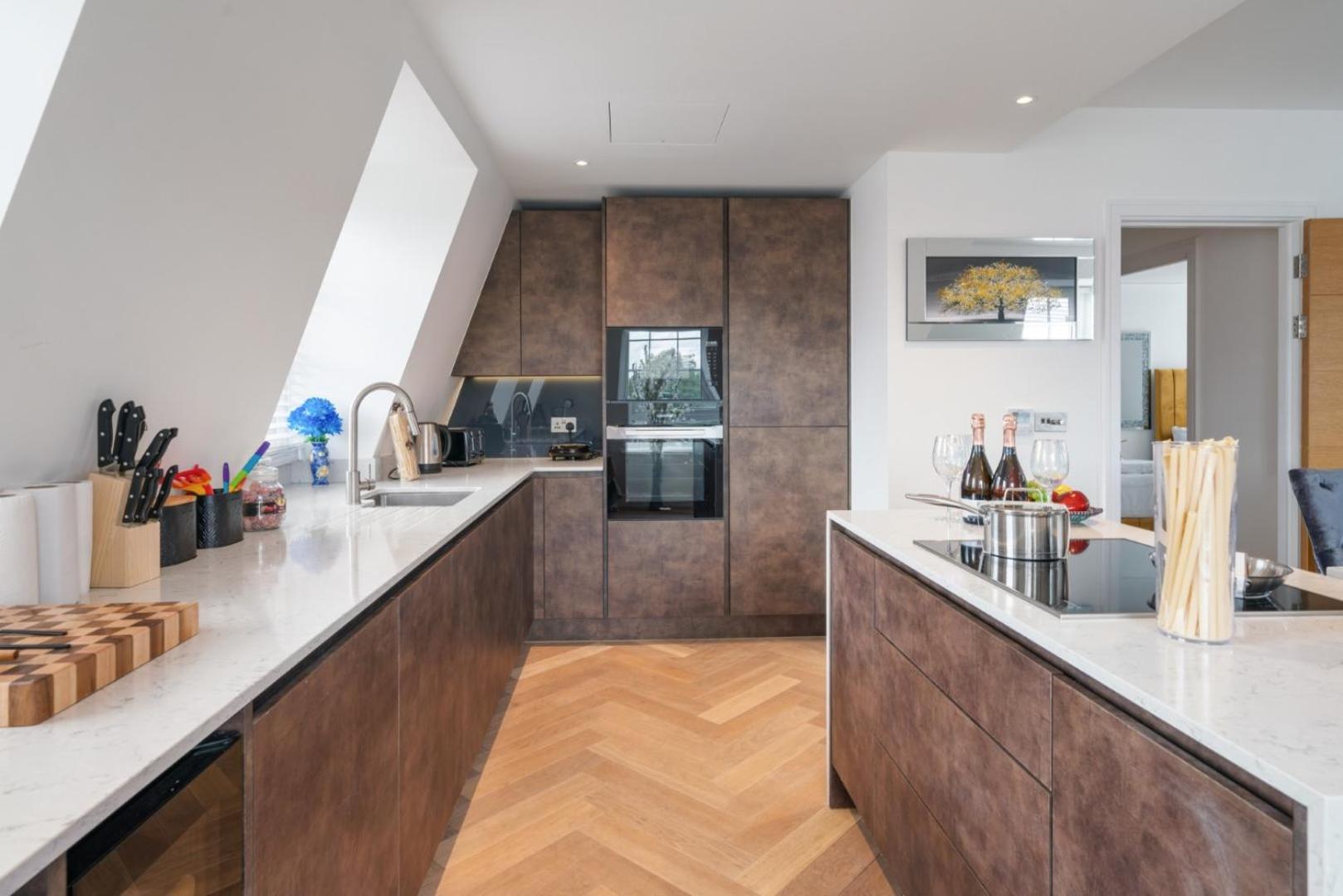 Elegant 3-Bedroom Penthouse In Marble Arch 70 London Eksteriør billede