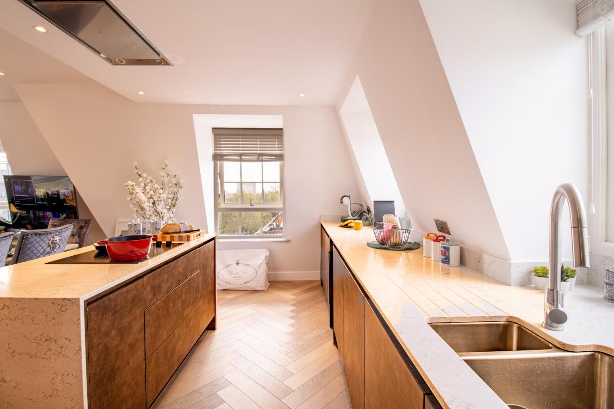 Elegant 3-Bedroom Penthouse In Marble Arch 70 London Eksteriør billede