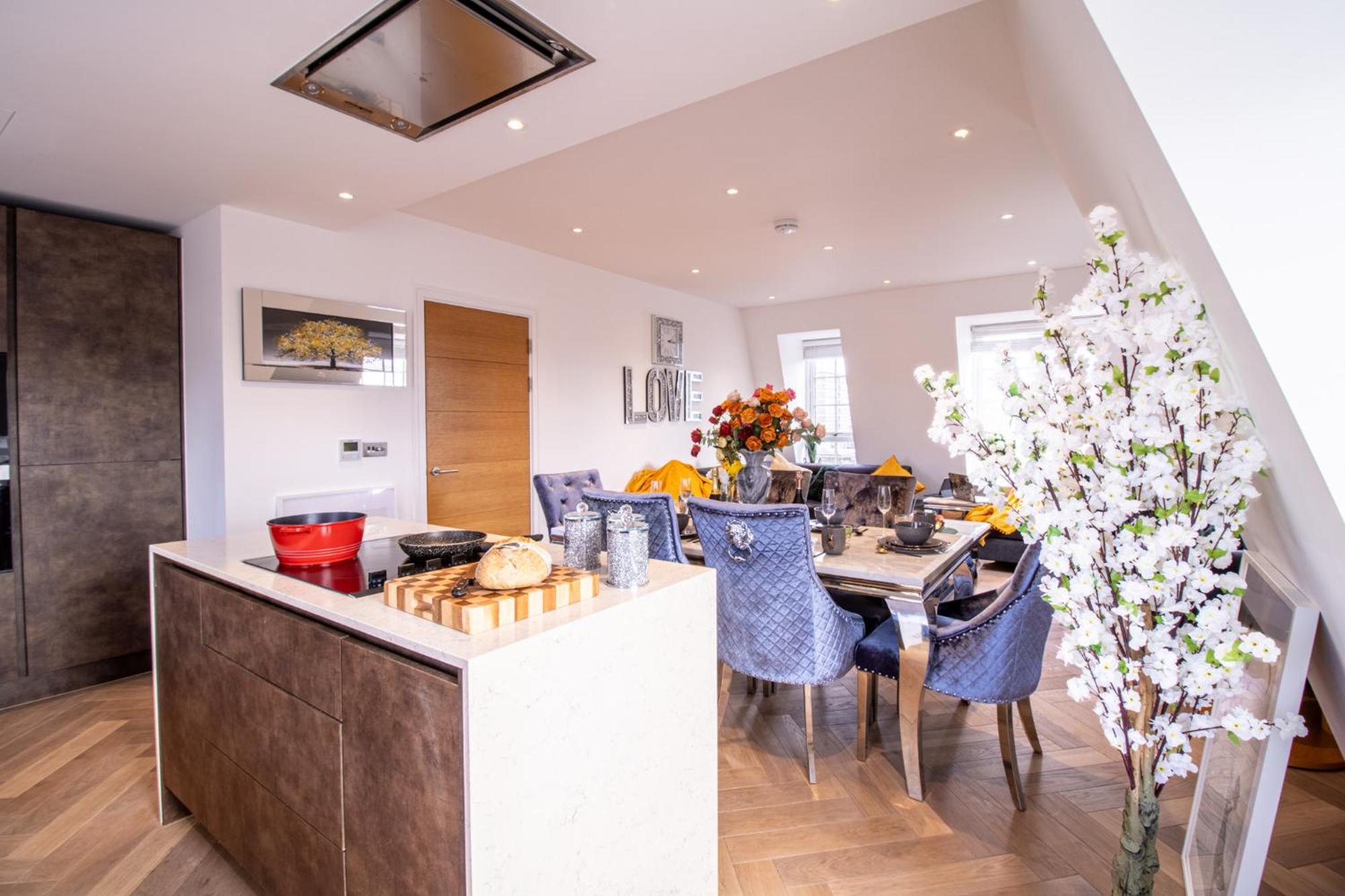 Elegant 3-Bedroom Penthouse In Marble Arch 70 London Eksteriør billede