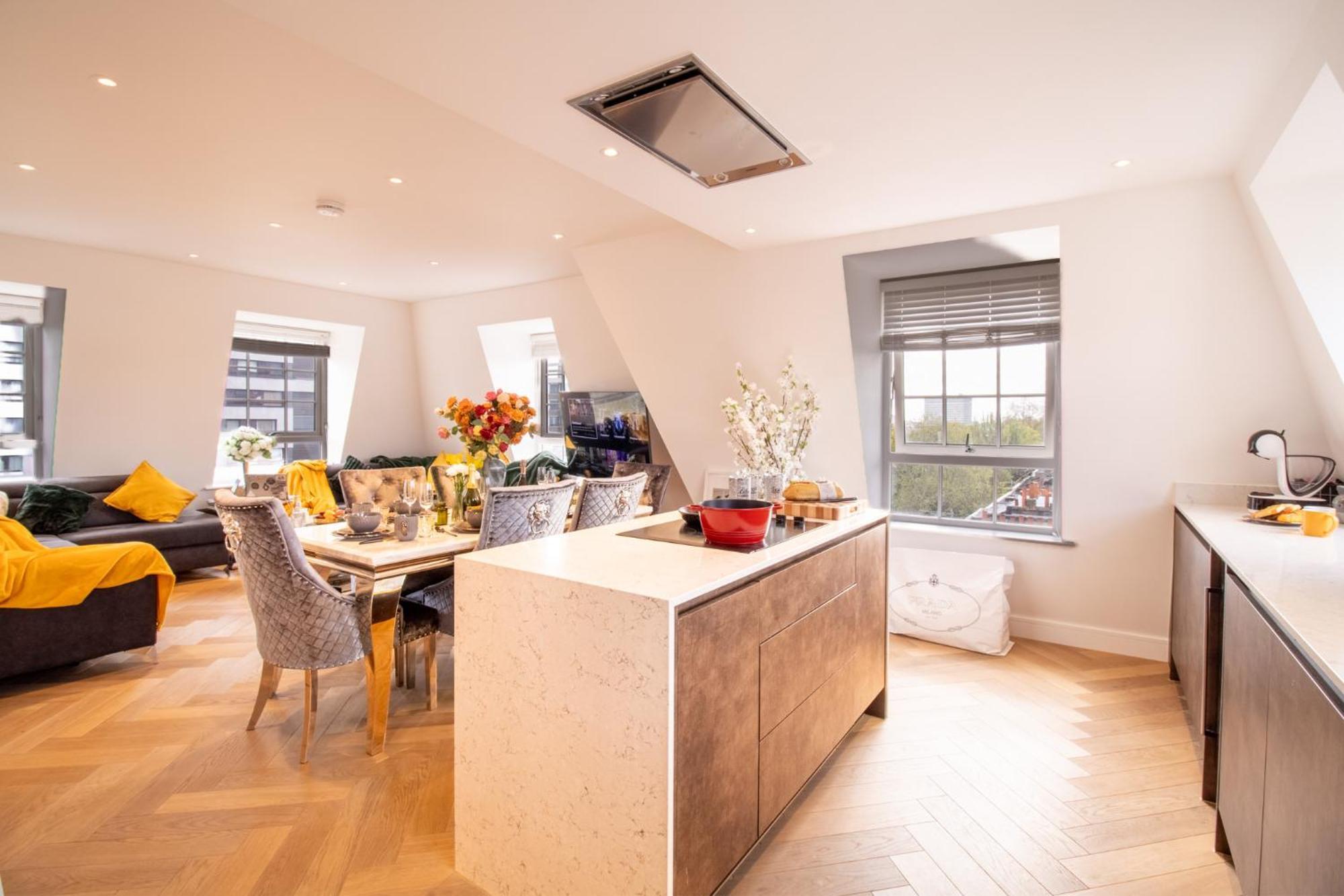Elegant 3-Bedroom Penthouse In Marble Arch 70 London Eksteriør billede