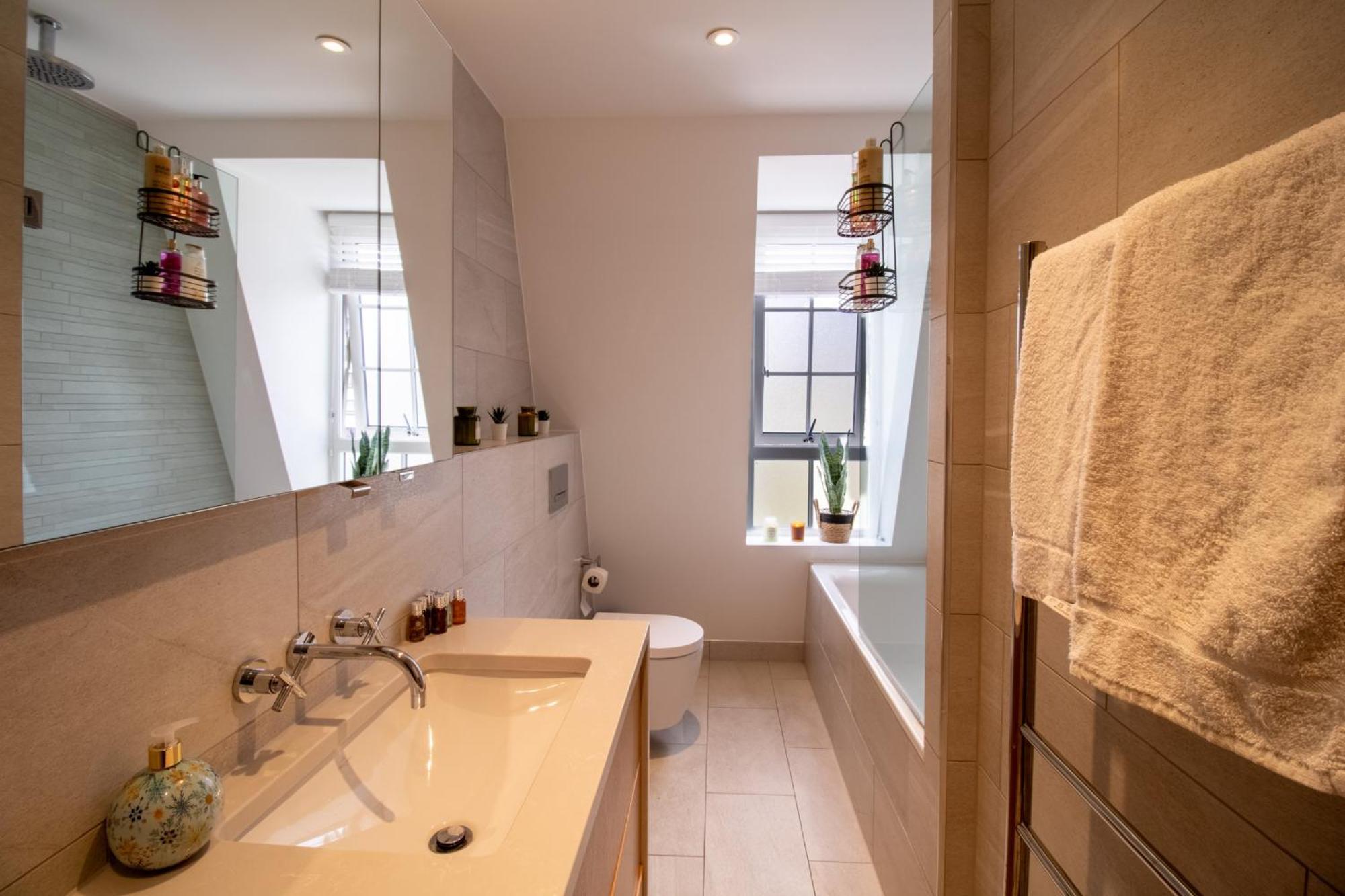 Elegant 3-Bedroom Penthouse In Marble Arch 70 London Eksteriør billede